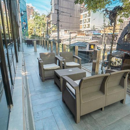 1Million Luxury Suites ميديلين المظهر الخارجي الصورة