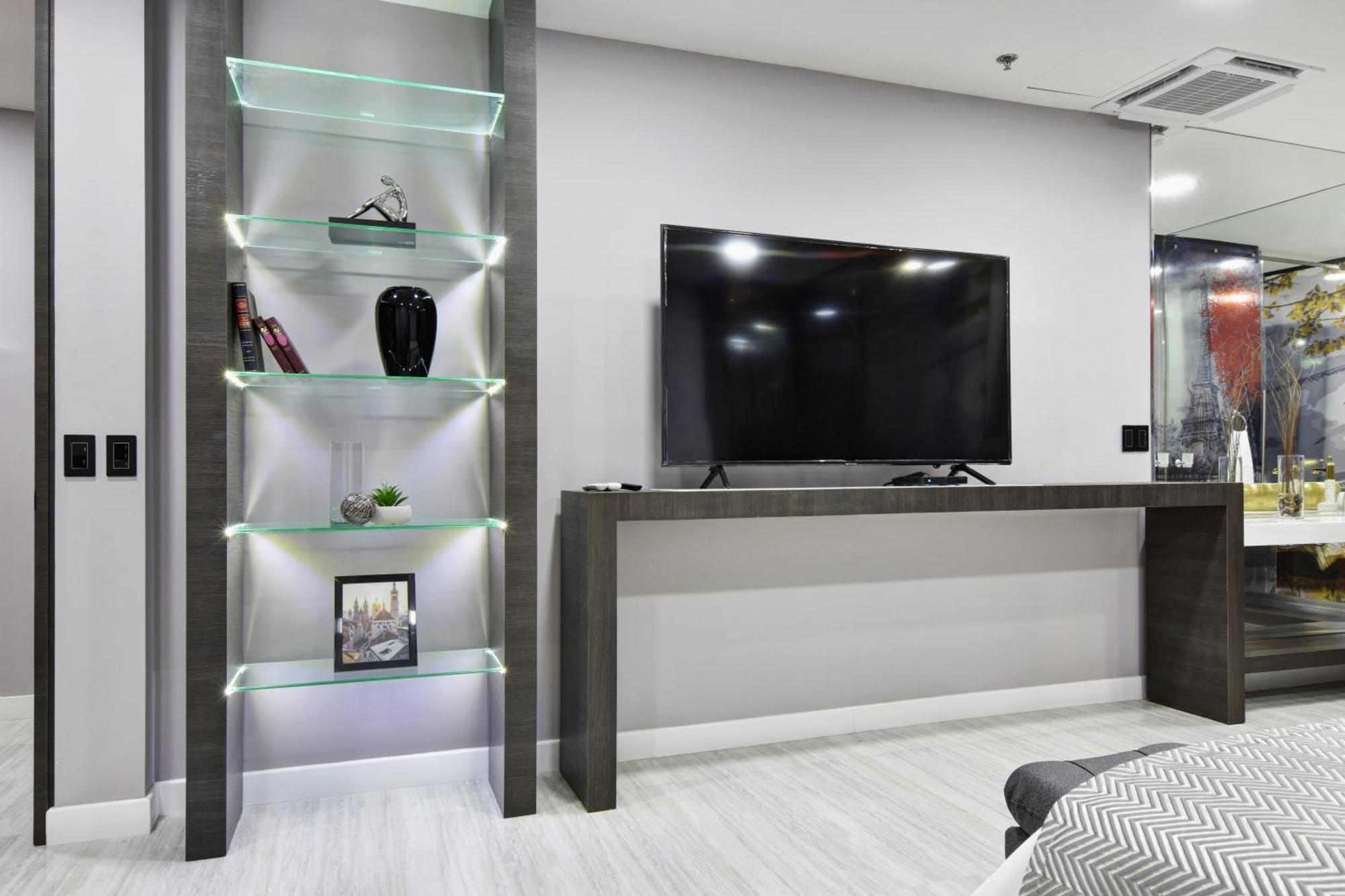 1Million Luxury Suites ميديلين المظهر الخارجي الصورة